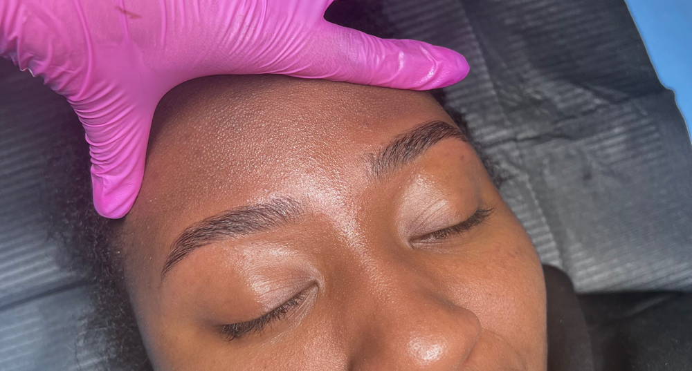 Eyebrow Sculpt & Wax