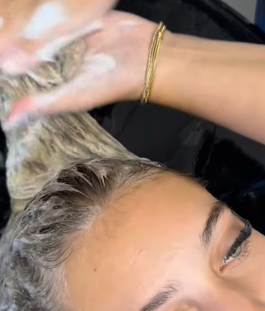 Scalp Therapy Session