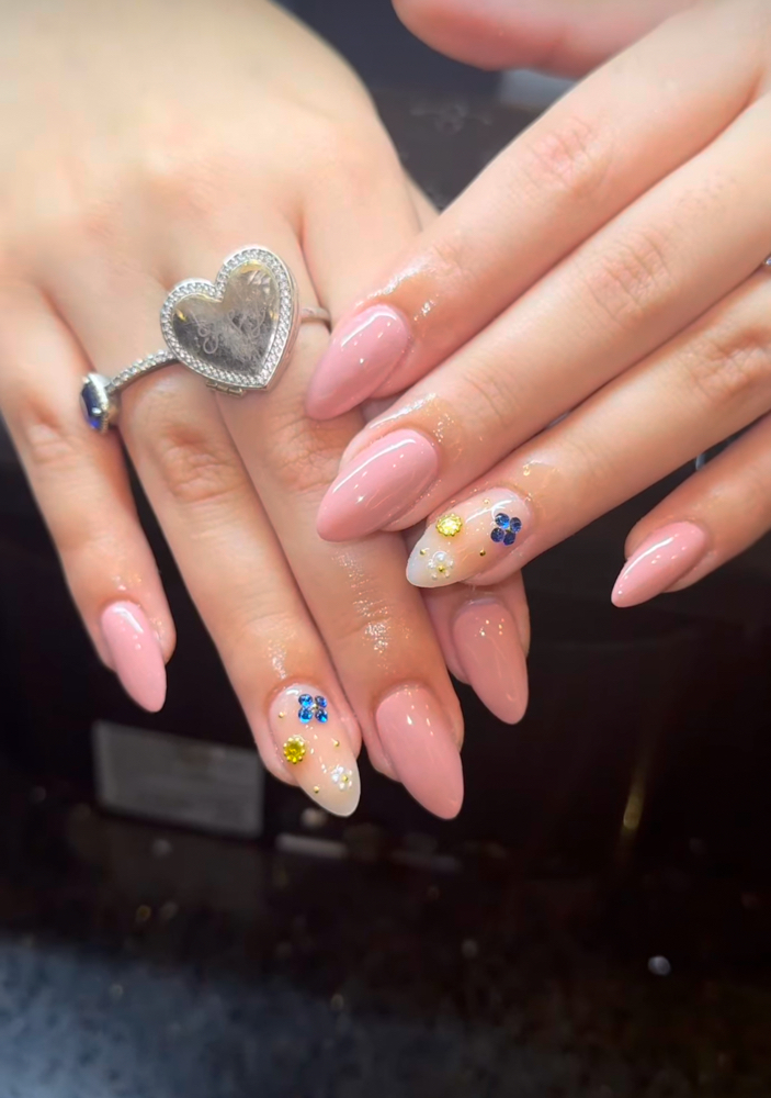 Gel X Minimal Design at Licha Nailz in Wilmington, NC
