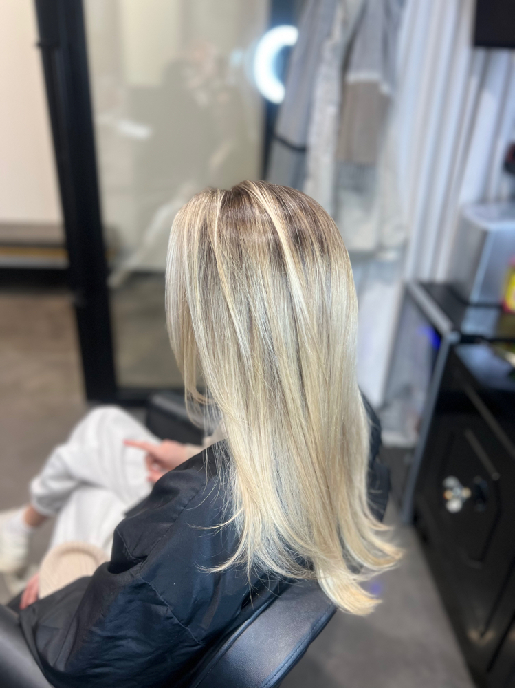 Highlight (Partial) at Louise Smith Hairstylist in Dallas, TX