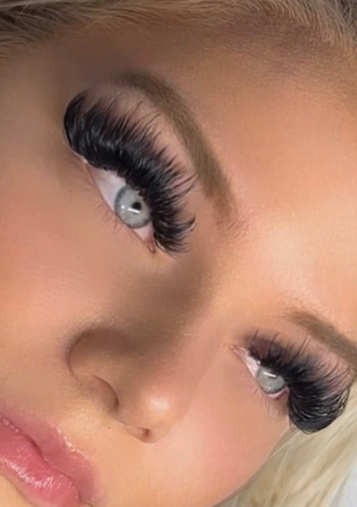 Mega Lash Extentions