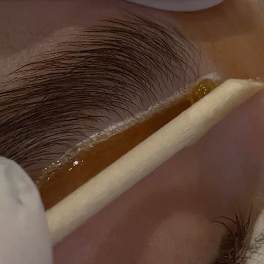 Eyebrow Wax at Nueva Era in Elgin, TX