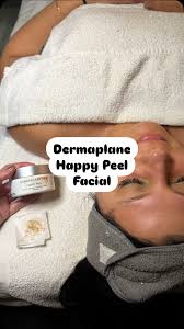 Dermaplaning with Happy Peel