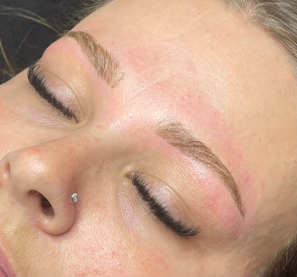 brow shape & tint