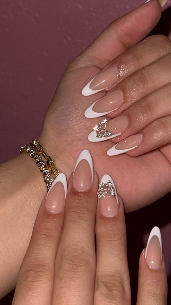 Nails, Lashes & Toes