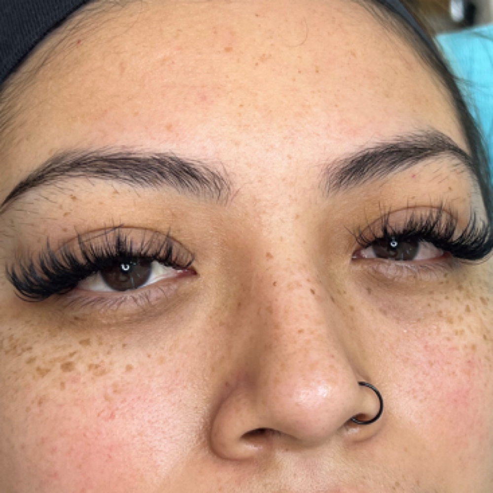 Mixed Fill 2-3 Weeks at Aloha Lashes and Brows in Ventura, CA