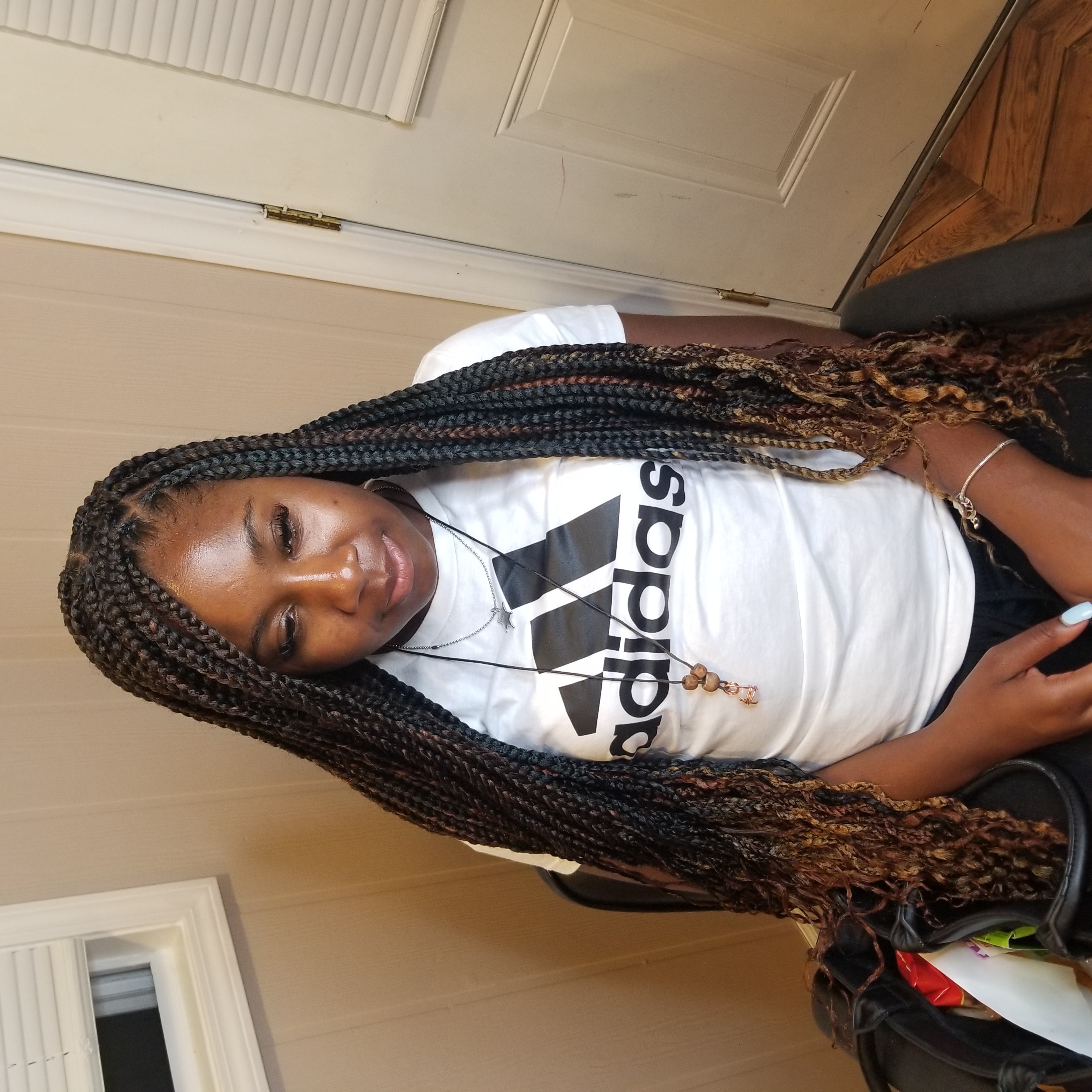 Knotless box braids small Waist