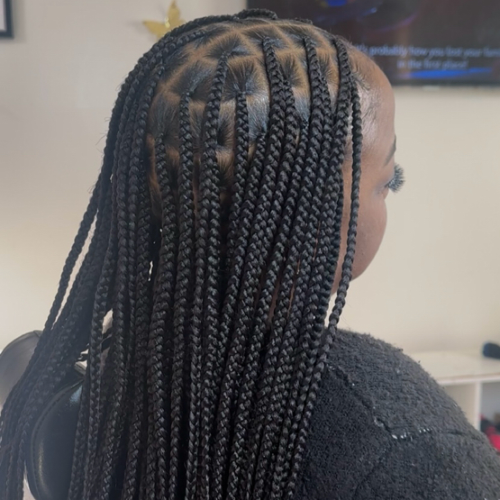 Medium Knotless - Midback at BelleHair ‘Tiqué in Nashville, TN