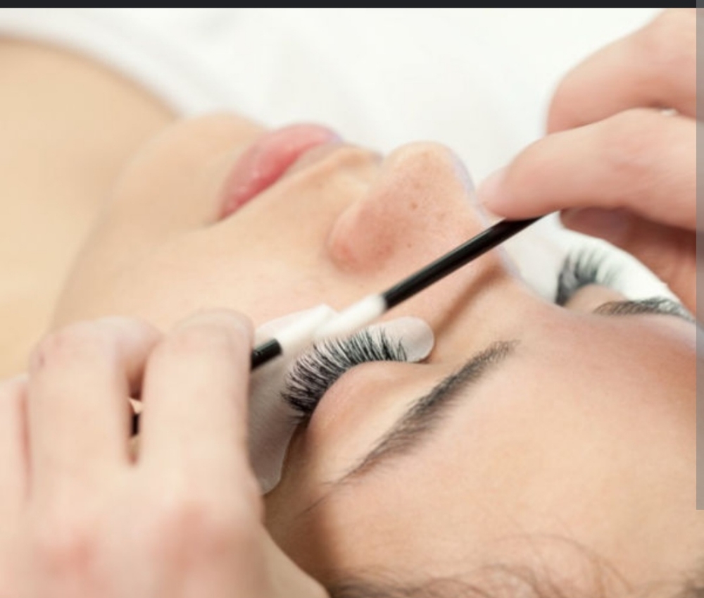 Lash Removal