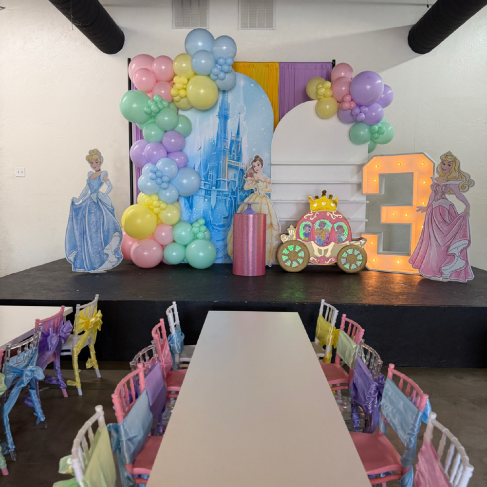 Kids Chiavari Table Set at Tres Belleza Events in Oklahoma City, OK