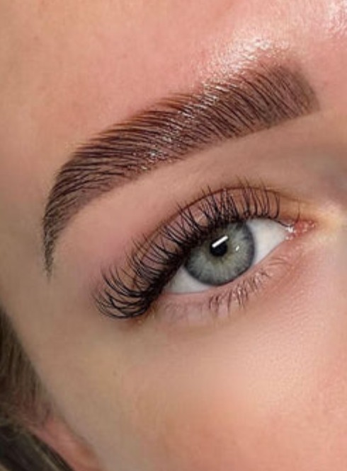 Brow Lamination & Tint