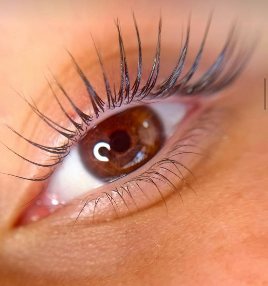 Natural Lashes / Pestañas Naturales at Dream Beauty Spa in Flint, MI