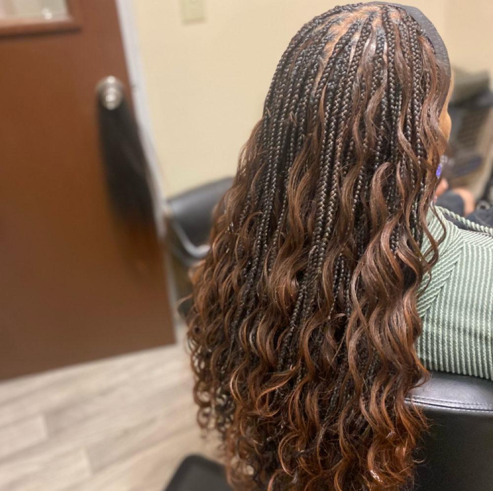 Smedium Boho Knotless at Roots To Ends in Columbus, OH