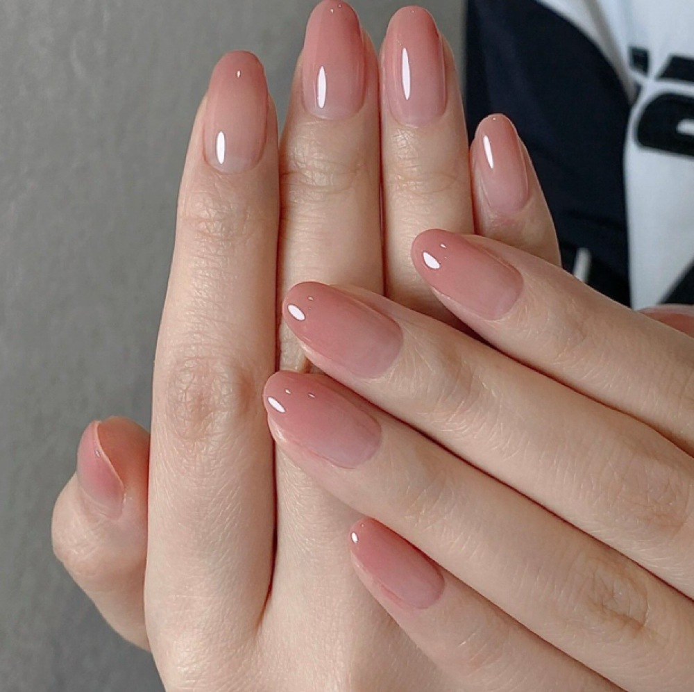 Gradient 渐变 at FONG'S NAIL STUDIO in Renton, WA