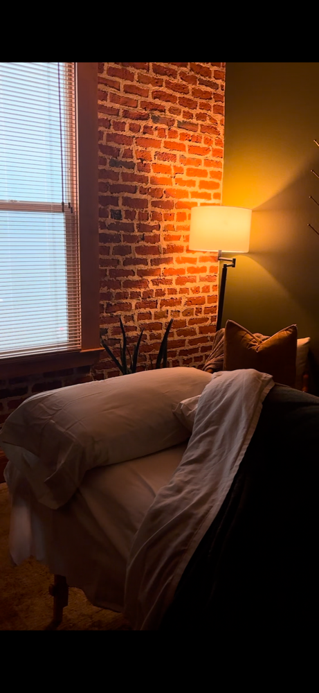 1 Hour Prenatal Massage