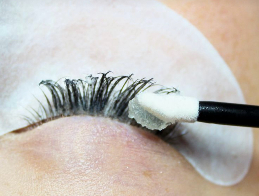 Lash Removal