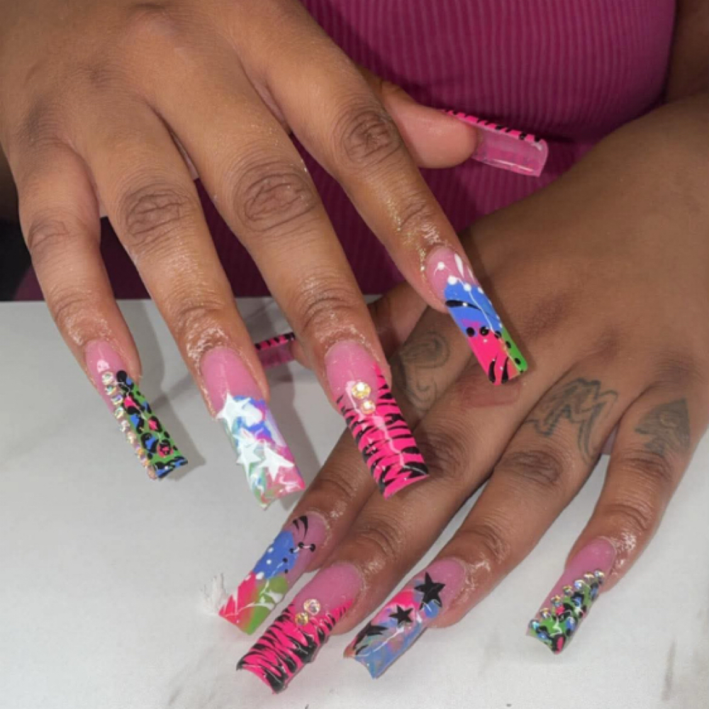 July 4th Weekend Flash Deal 3rd-5th at Pressed Petals Nail Bar in Greenville, NC
