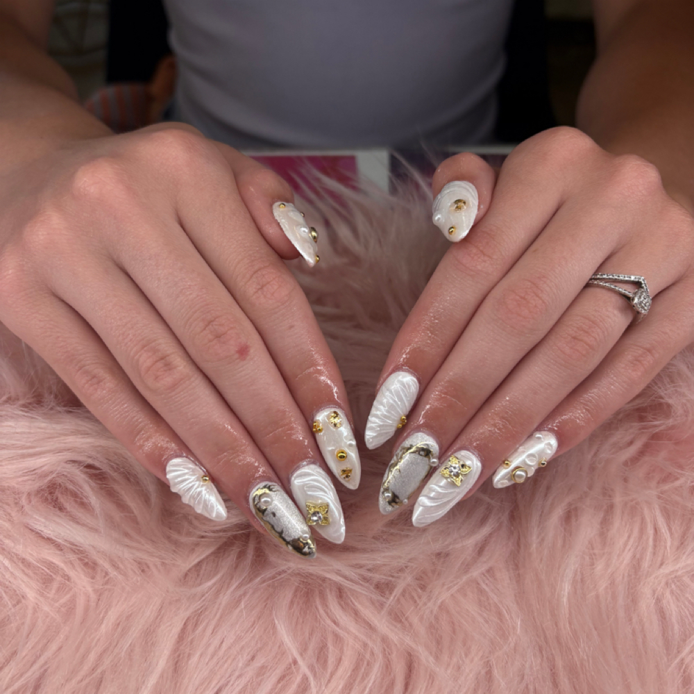 Medium Acrylic Set at DesignedbyRonni in Massillon, OH
