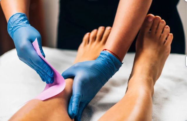 Half Leg at D’vine Beauty Vault in Oak Lawn, IL