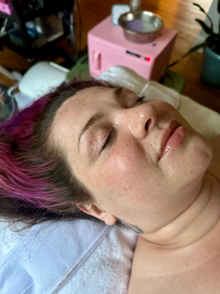 AYF 60 Min Facial