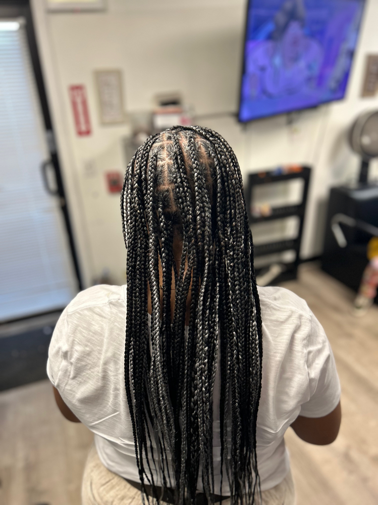 Med. Knotless Box Braids