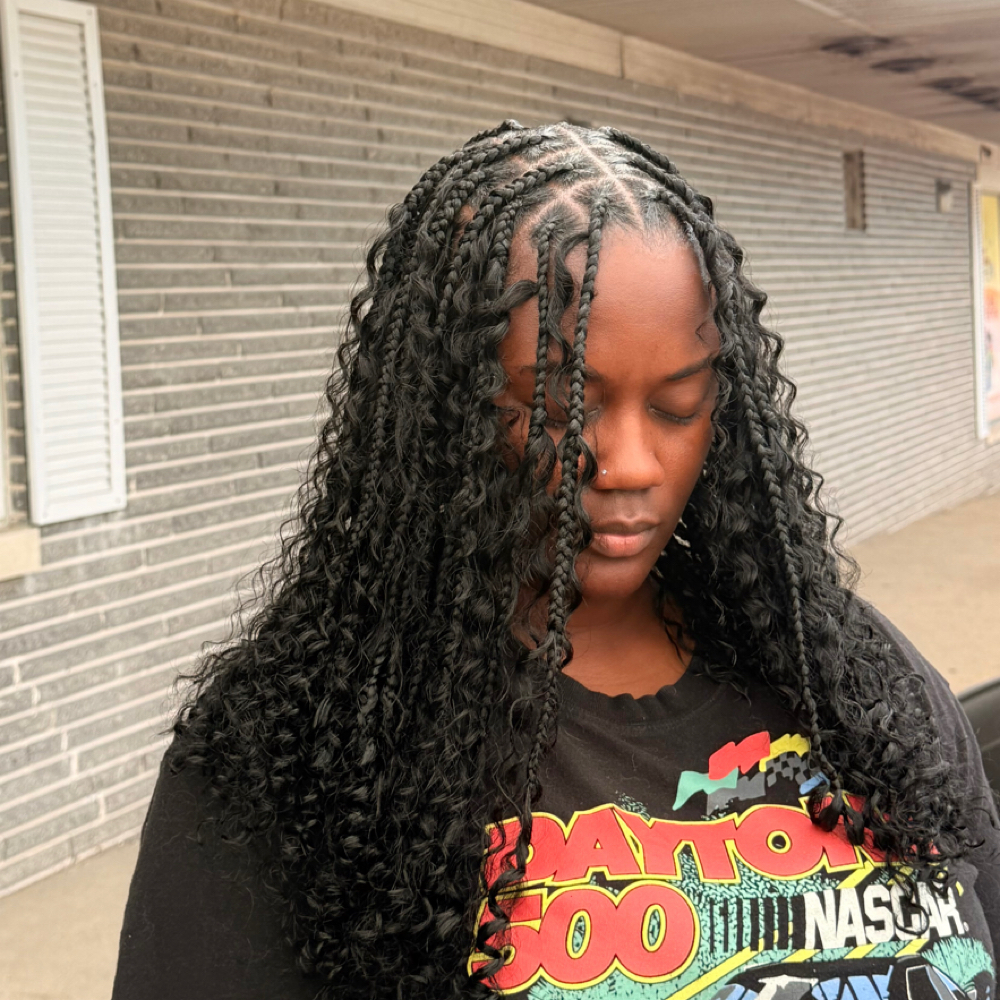 Smed Shoulder/Bob Knot at TheHairAllure in Indianapolis, IN