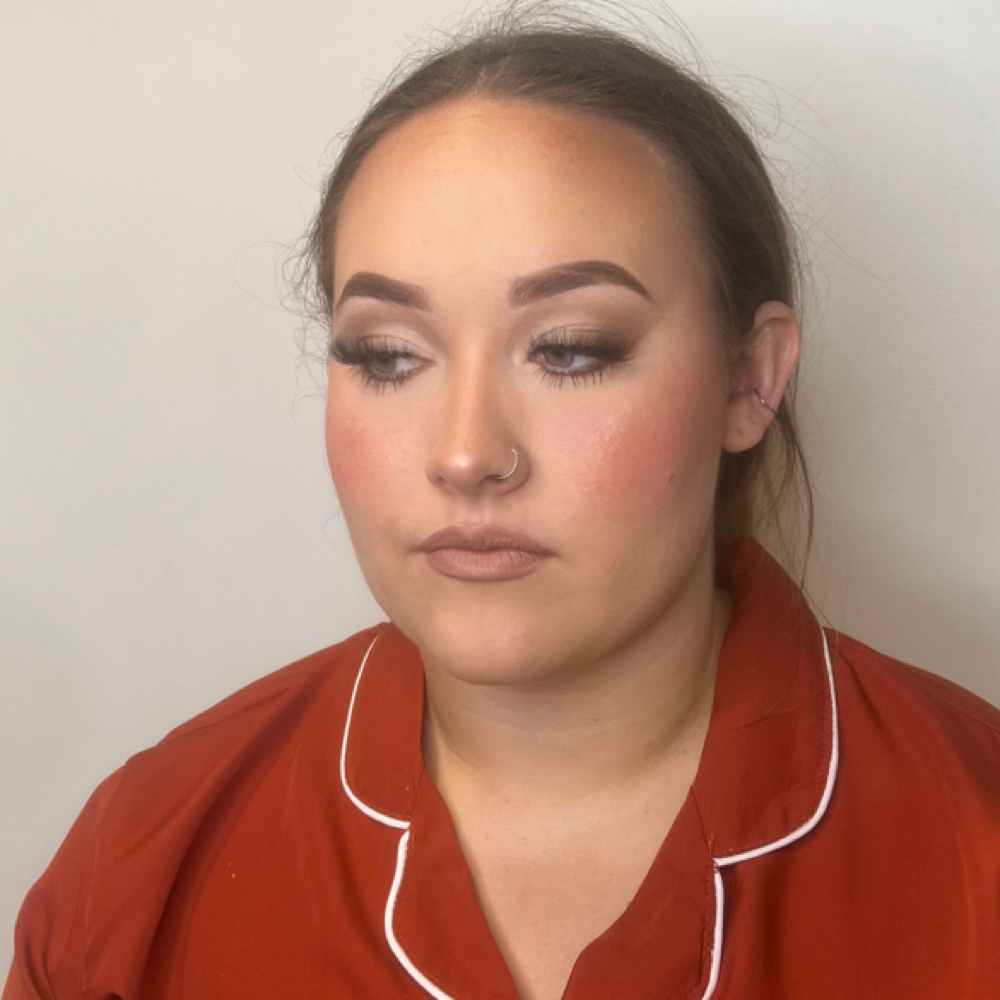 Signiture Glam at Jacynda’s Beauty Haven in Rockford, IL