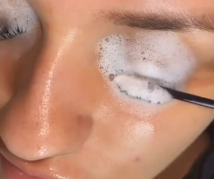 Lash Bath