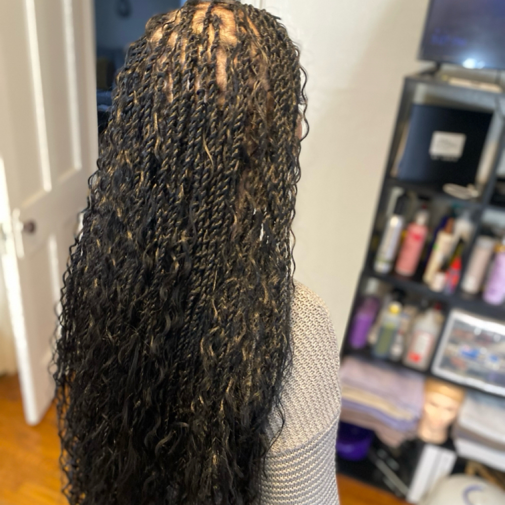 Boho Island Twist at DLUXE Effect in Saint Louis, MO