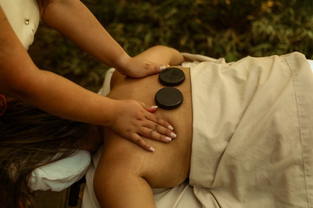Hot Stone Massage / 90 Minute