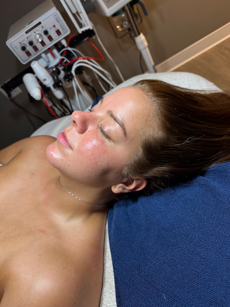 Dermaplane Radiance Facial