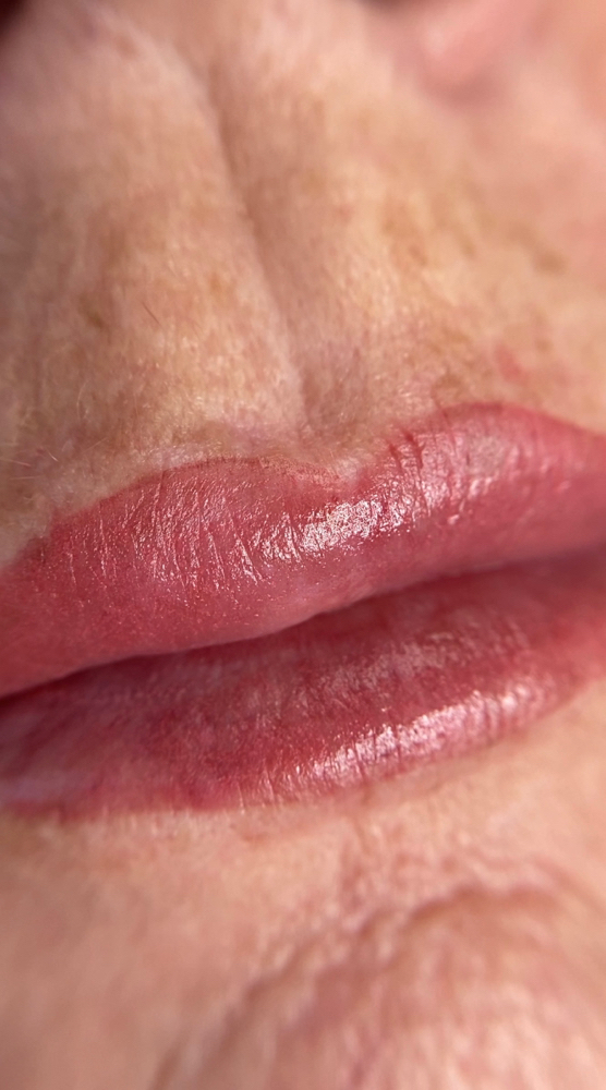 Lip Blushing