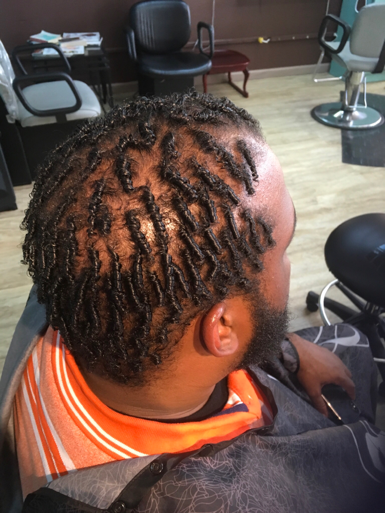 Comb Twist / Finger Coils Style