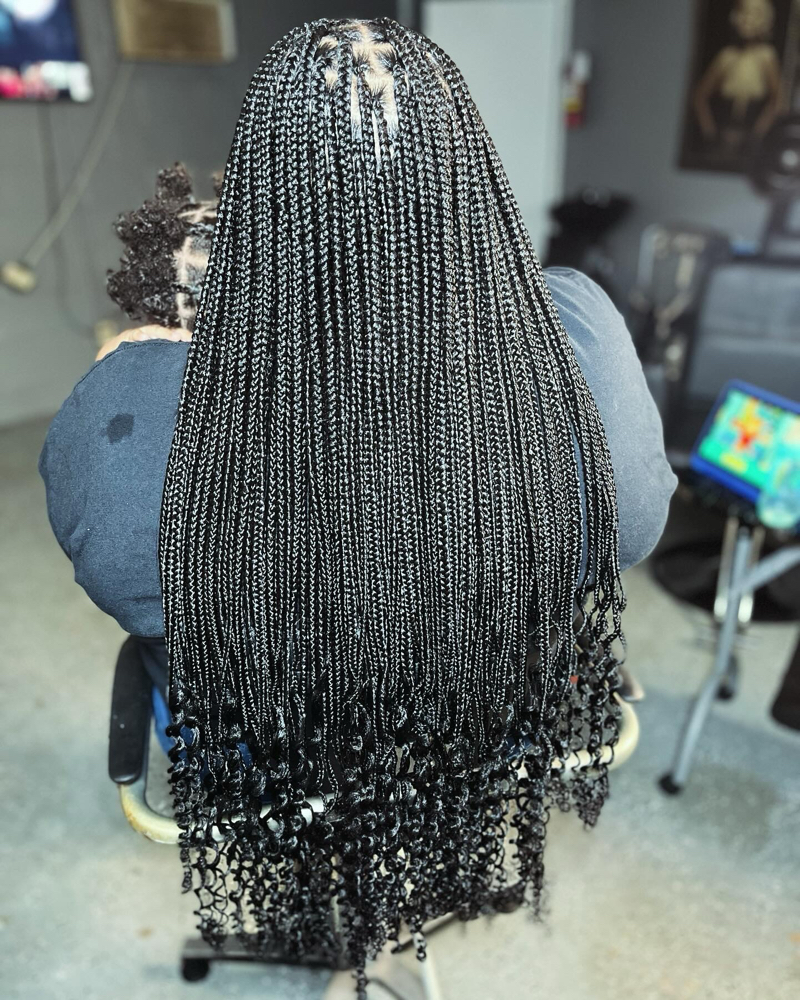 Small Goddess Knotless Braids