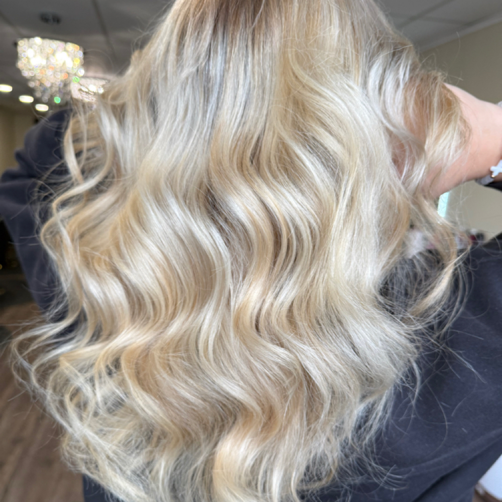 Full Head Of Highlights at Bella Grace Salon & Spa in Portsmouth, OH