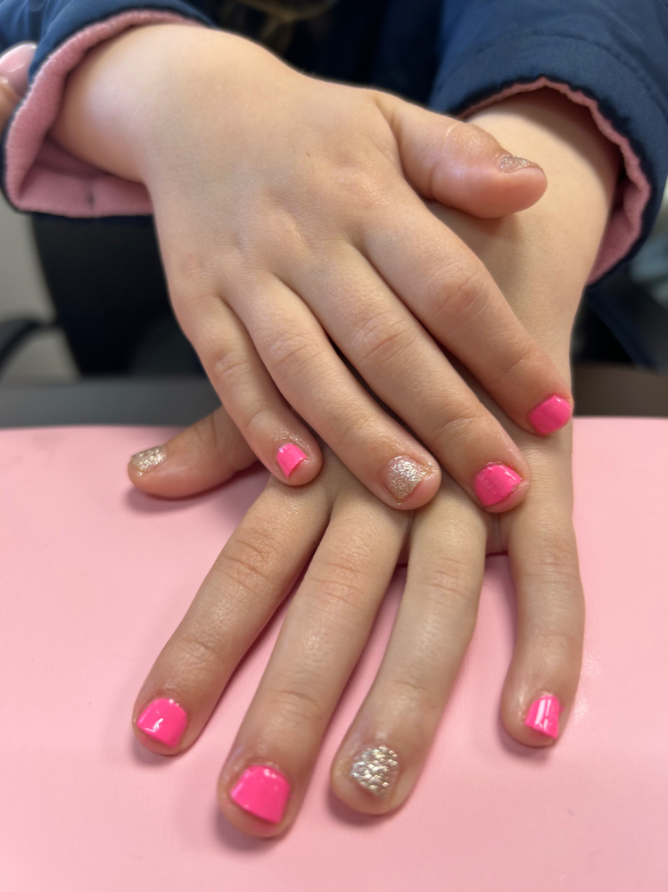 Kid’s Manicure With Polish