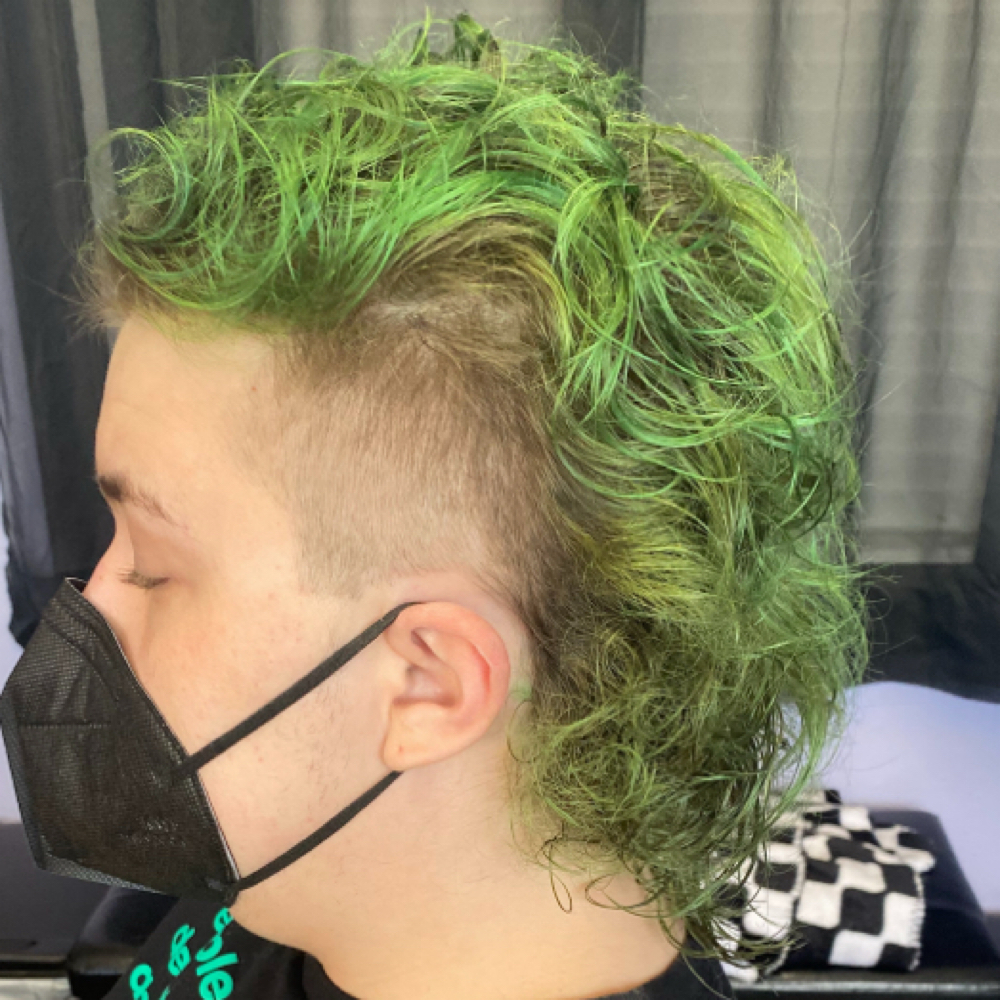 All Over Vivids Short at Mollie’s Magical Hair in Moore, OK