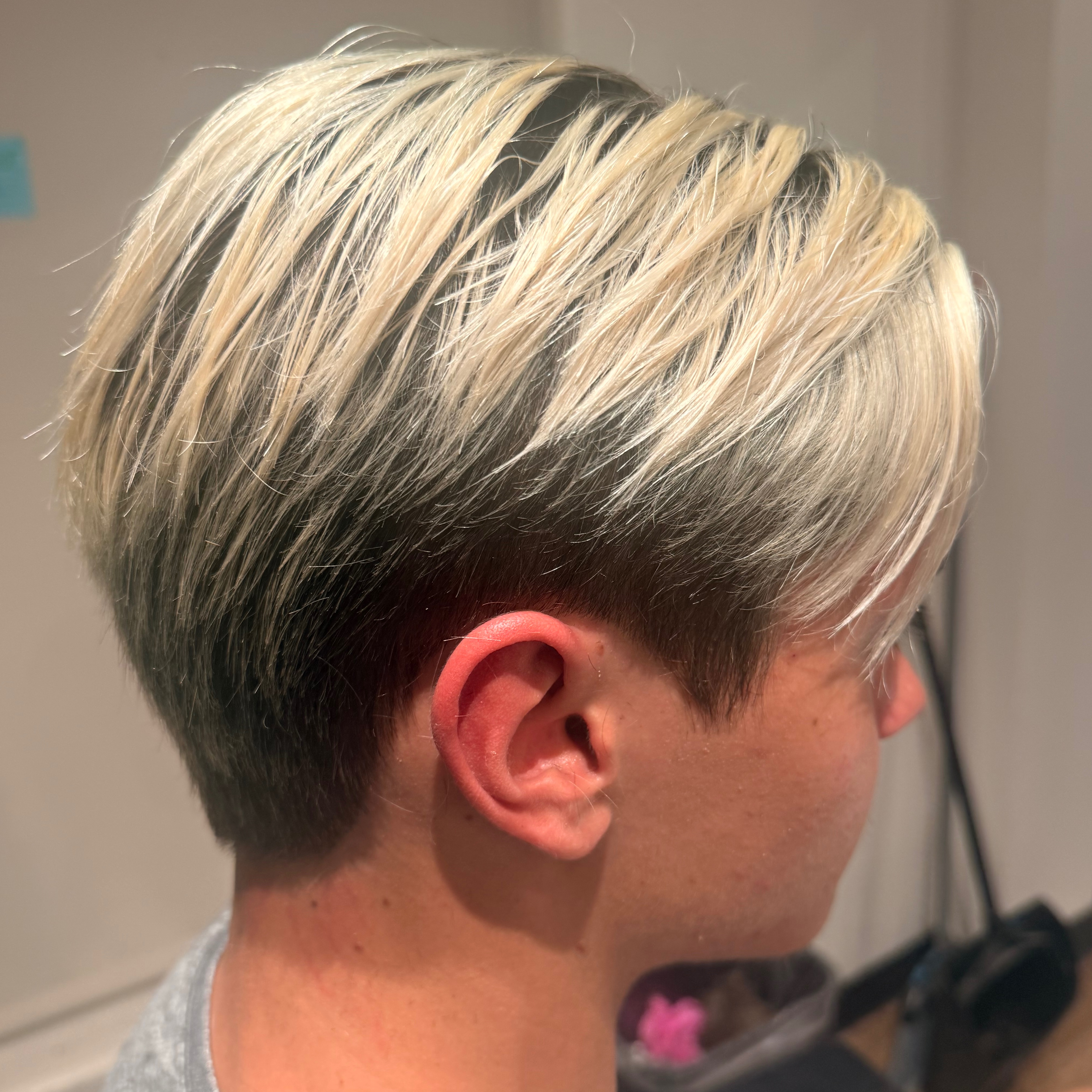 Men’s precision haircut and style