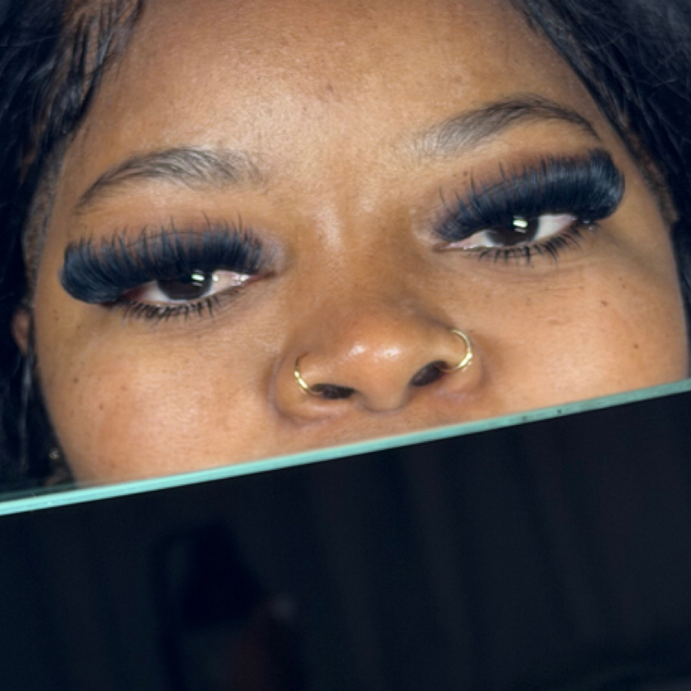 DRAMA MEGA KLUSTERS🖤 at Pheebeesbeautybar in Palm Bay, FL