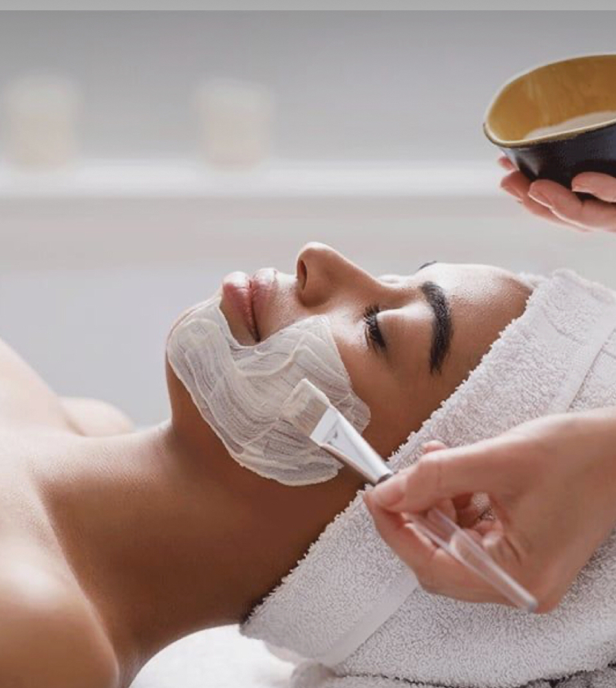 Vitamin C Rescue + Dermaplaning