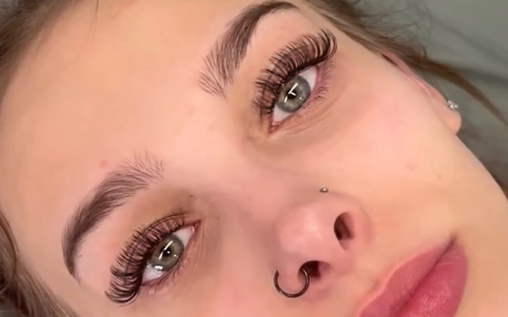 Hybrid Eyelash Extensions