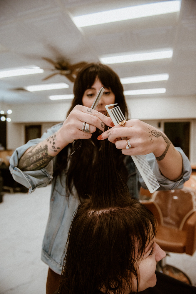 Short Hair-cutting above Shoulders