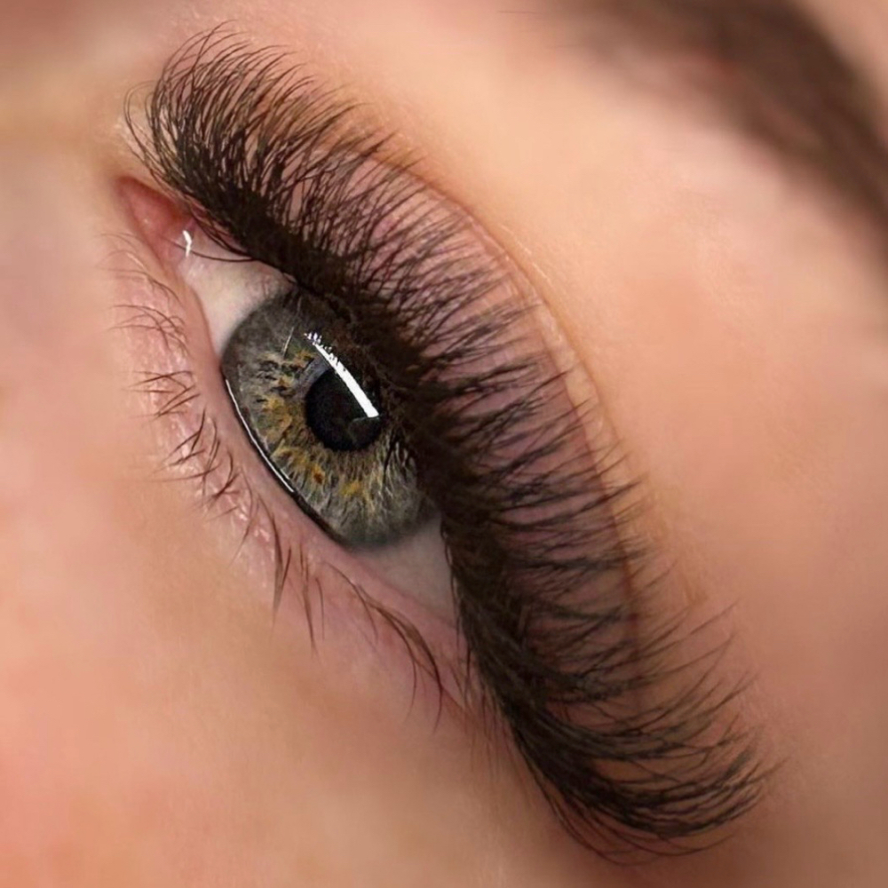 Volume Eyelash Extensions at V Glow Miami in Miami Beach, FL
