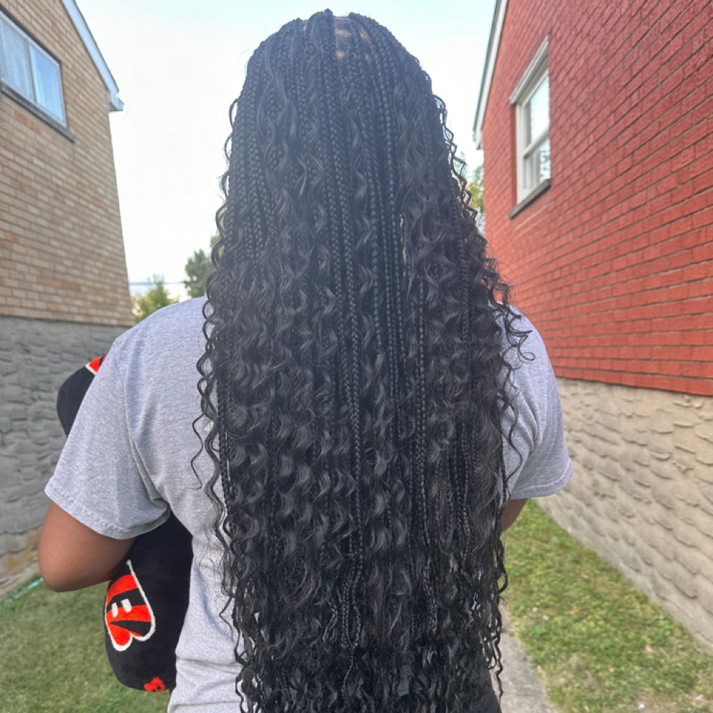 Boho knotless at Mary Hair Braiding Cincinnati in Cincinnati, OH