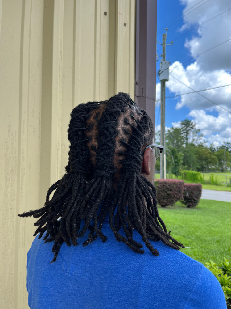 Retwist Head To Top Of Shoulder at Bebee's Hands in Valdosta, GA
