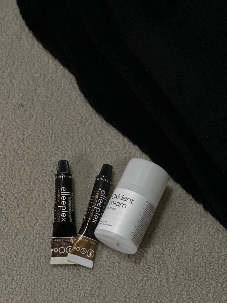 Lash tint