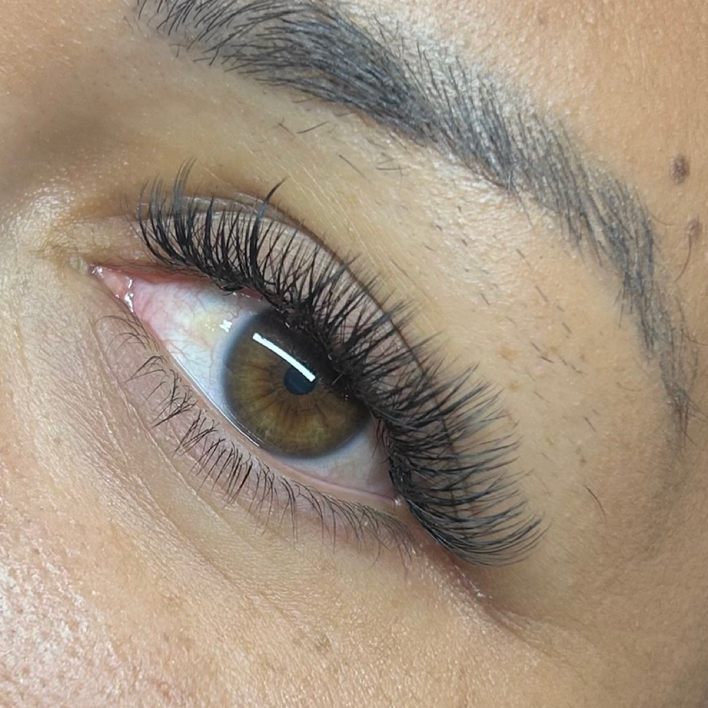 Hybrid Lash Set at Rustic Chic Beauty Bar in Weatherford, TX