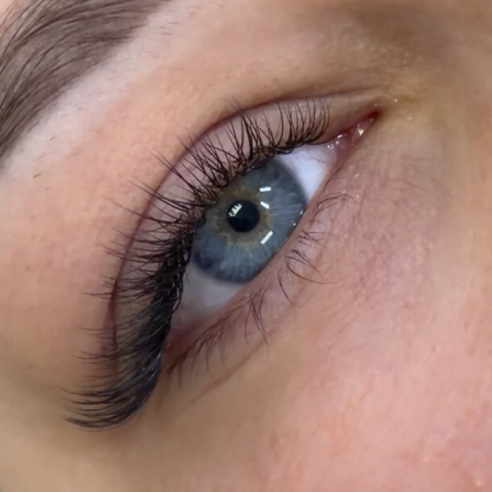 Classic Full Set at Silklashnbrow in Garden Grove, CA