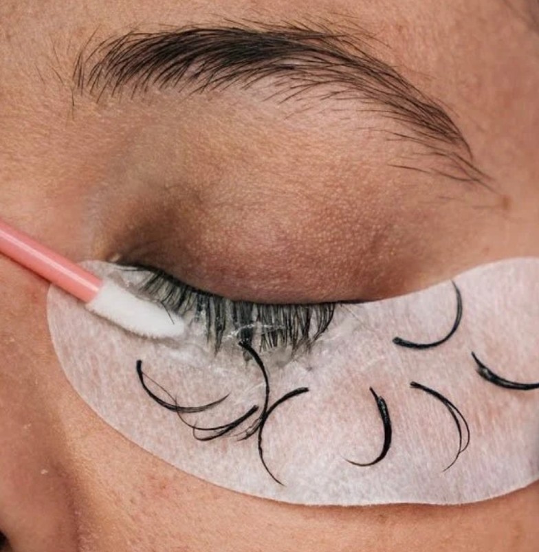 Lash Extension Removal