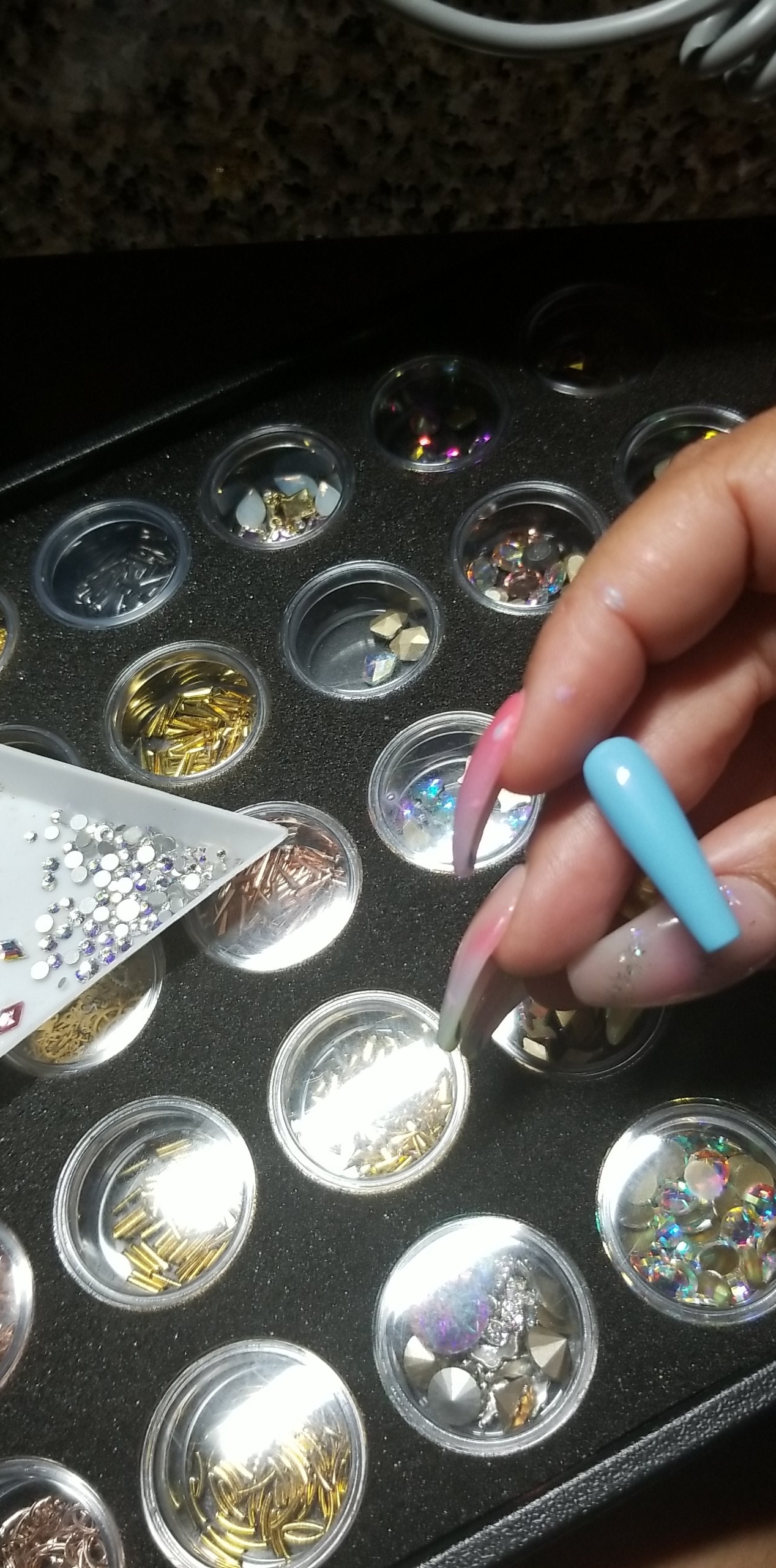 1 Full/chunky Bling Nail